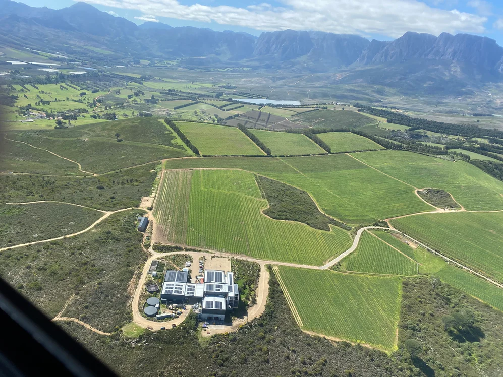 d82c03_798f36a055a449b6bfd5e9159956e1a1~mv2